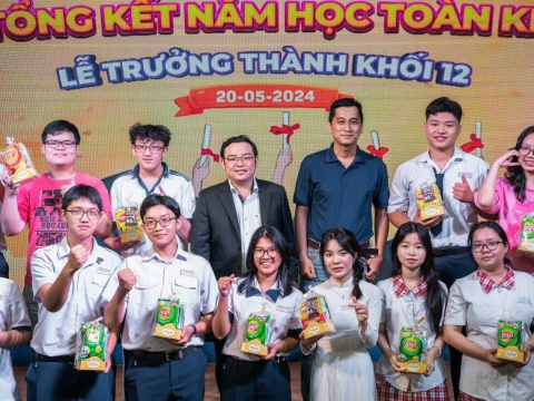 Lễ tổng kết năm học và tuyên dương học sinh Xuất sắc tại trung tâm luyện toán Đặng Hoàng Dư 2024