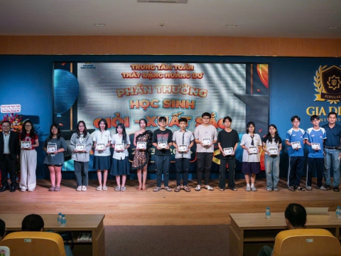 Lễ tổng kết năm học và tuyên dương học sinh Xuất sắc tại trung tâm luyện toán Đặng Hoàng Dư 2024