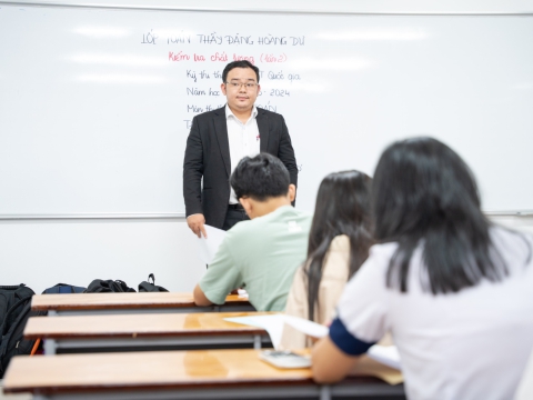 Luyện Thi THPTQG năm học 2023 - 2024