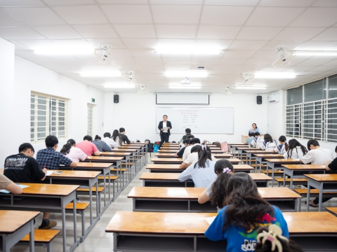 Luyện Thi THPTQG năm học 2023 - 2024