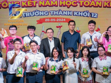 Lễ tổng kết năm học và tuyên dương học sinh Xuất sắc tại trung tâm luyện toán Đặng Hoàng Dư 2024